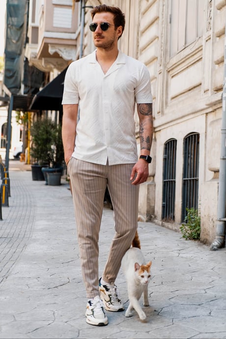 Beyaz Erkek Jakarlı Desenli Kısa Kollu Relaxed Gömlek