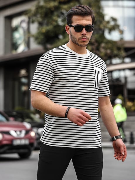 Bisiklet Yaka Tek Cepli Çizgili T-Shirt - Siyah