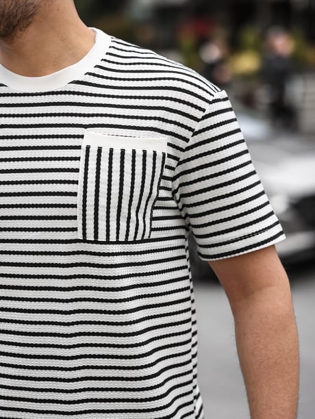 Bisiklet Yaka Tek Cepli Çizgili T-Shirt - Siyah