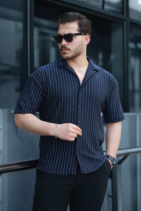 Apaş Yaka Krep Kumaş Çizgili Yarım Oversize Erkek Gömlek - Lacivert