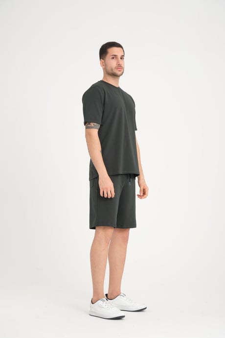 İki İplik Pamuklu Duble Kol Yırtmaçlı T-Shirt Şort Takım - Çam Yeşili