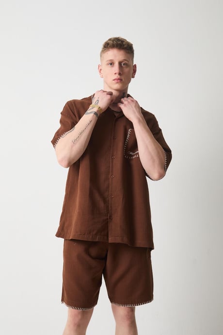 Nakış Detaylı Müslin Kumaş Erkek Takım Şort - Kahve