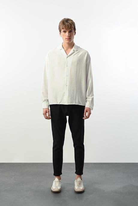 Viskon Dikey Çizgili Rahat Kalıp Erkek Gömlek - Beyaz