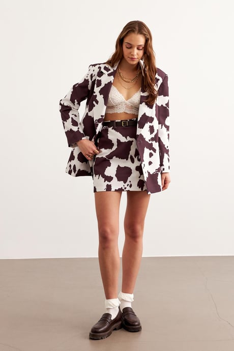 Beli Kemerli Benek Desenli Kısa Etek DESENLİ