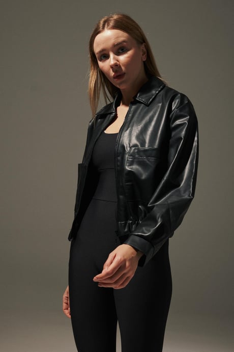 Cep Detay Beli Lastikli Suni Deri Kadın Ceket SİYAH