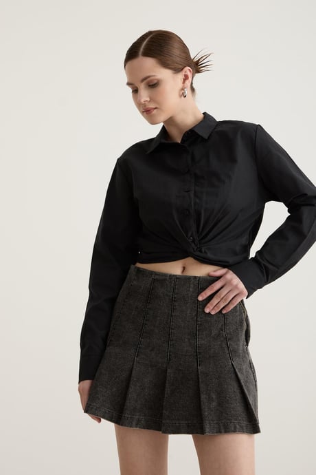 Düğme Detaylı Crop Bağlamalı Gömlek SİYAH