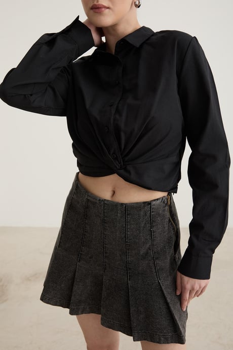 Düğme Detaylı Crop Bağlamalı Gömlek SİYAH