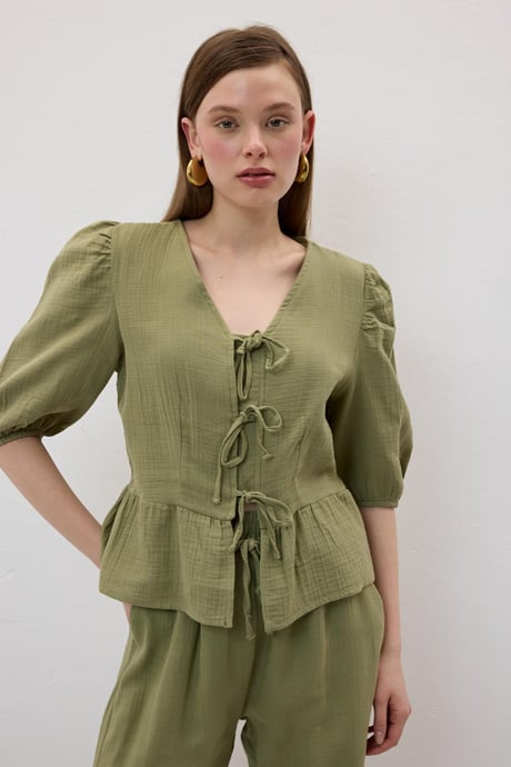 Ön Bağlamalı Kolu Lastikli Müslin Bluz HAKİ