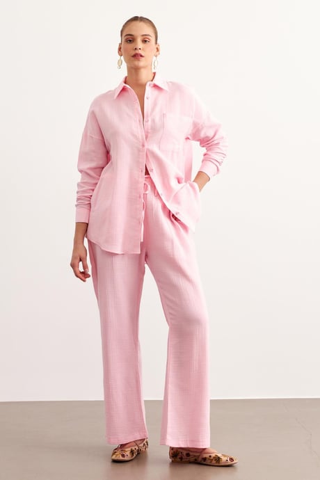 Önü Düğmeli Tek Cepli Oversize Gömlek PUDRA