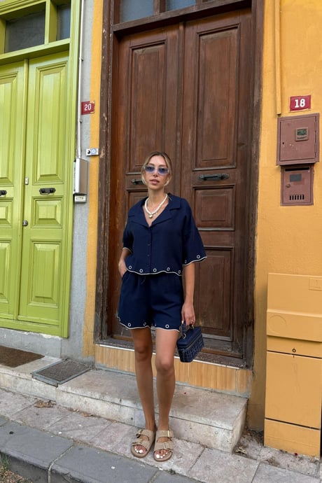 Paça Nakış Detaylı Beli Lastikli Kısa Şort LACİVERT