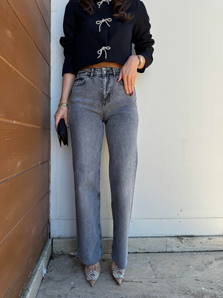 QULOVEYeni GelenlerGri Marka Model Kesik Paça Mom Jean