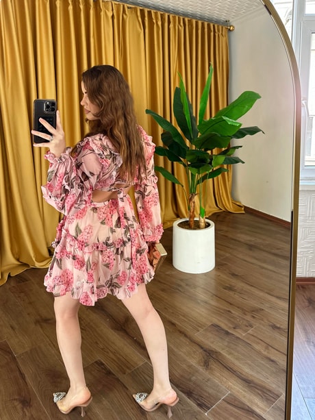 QULOVEYeni GelenlerIsabel Pembe Arkası Dekolteli Çiçek Desen Elbise