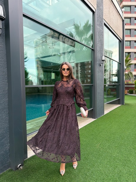 QULOVEYENİ GELENLERKahve Dantelli Büzgülü Elbise
