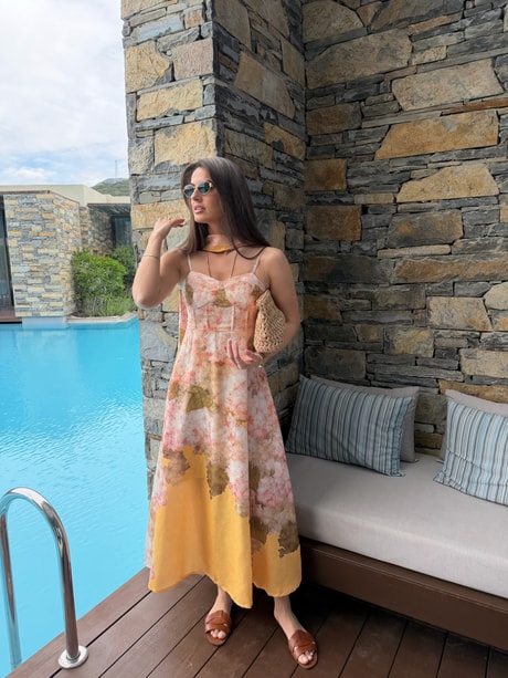 QULOVEYeni GelenlerSoft Floral Desenli Askılı Elbise
