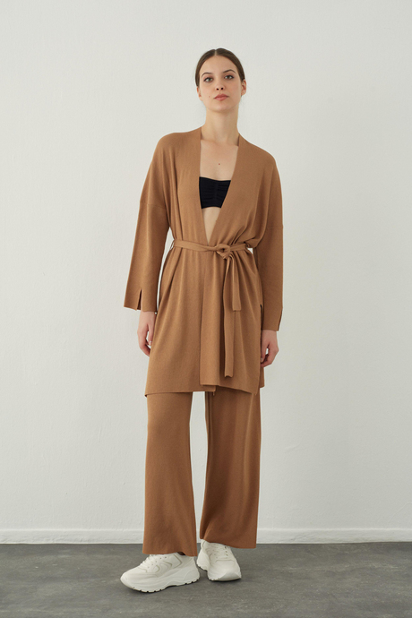 Düz yakalı basic triko hırka