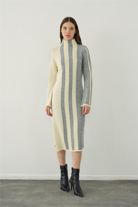 Şerit Detaylı Dik yaka midi triko etek