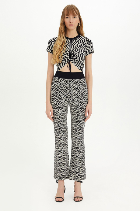 Sherin Woman Navy Blue-Ecru Jacquard Flare Knit Pants SWP4346LE