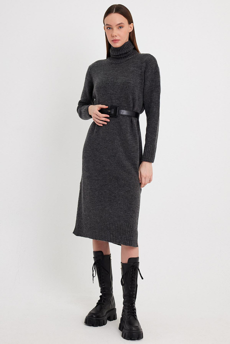 Antrasit Yırtmaç Detaylı Balıkçı Yaka Triko Elbise