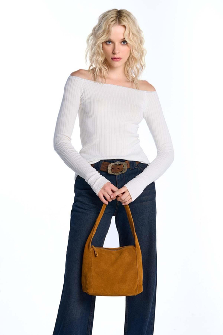 Bej Düşük Omuzlu Triko Bluz