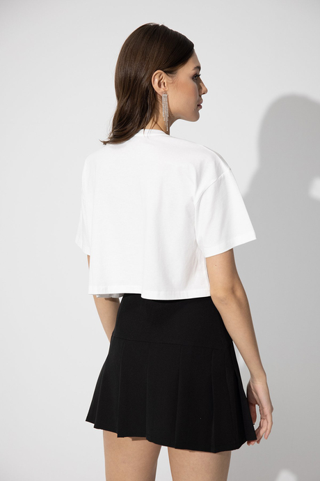 Beyaz Bisiklet Yaka Taşlı T-shirt SS23TE4729BE