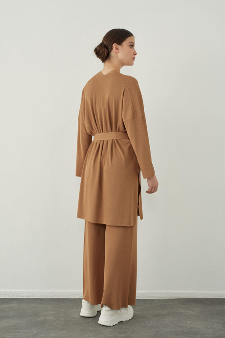 Düz yakalı basic triko hırka