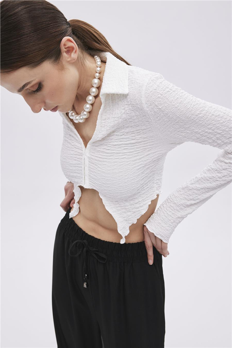 EKRU BAĞLAMA DETAYLI CROP BLUZ