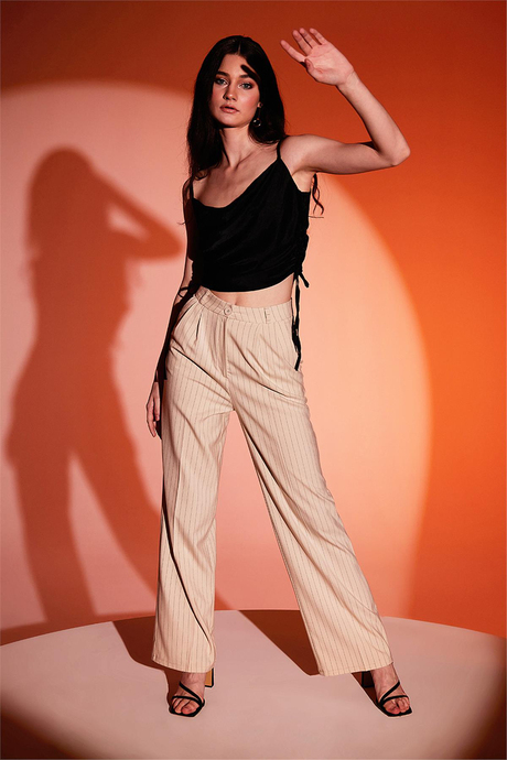 Ekru Çizgili Geniş Paça Pileli Kumaş Pantolon SS23P4732EK