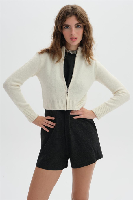 Ekru Fermuarlı Crop Triko Hırka