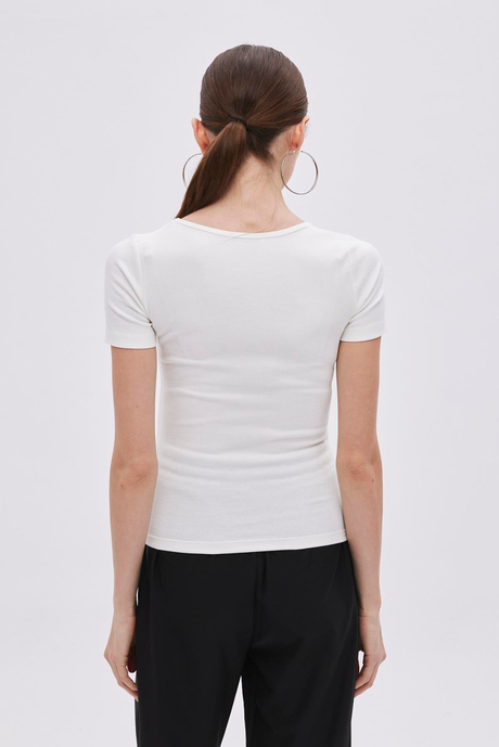 Ekru Fitilli Kısa Kollu Bluz