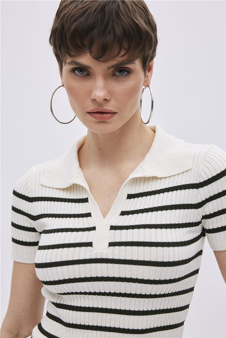 Ekru Polo Yaka Çizgili Triko Kazak