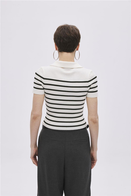 Ekru Polo Yaka Çizgili Triko Kazak