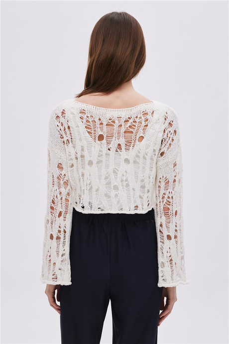 Ekru Sökük Detaylı Triko Crop