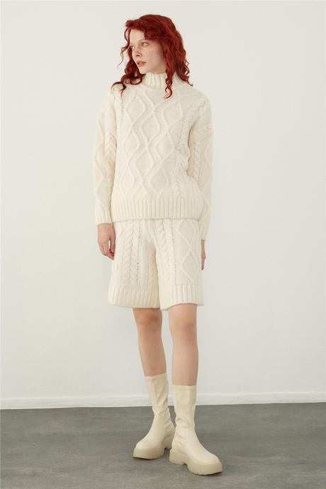  Örgülü Kazak Şort Triko Takım