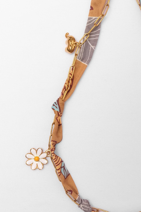 Fular Detaylı Charm Kolye