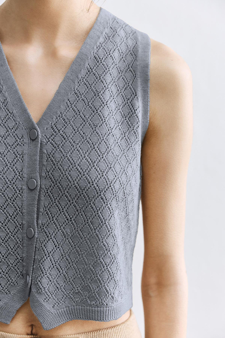 Gri Ajurlu Triko Yelek