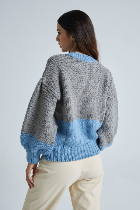 Kadın Gri Yumuşak Dokulu İki renkli Örgü Desen Oversize Kazak SWK4087GR