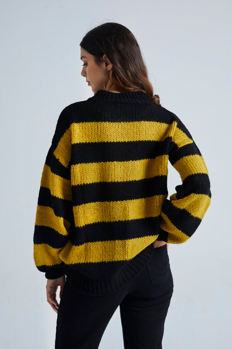 Kadın Siyah Tarçın Çizgili Yumuşak Dokulu Bisiklet Yaka Oversize Kazak SWK4104ST