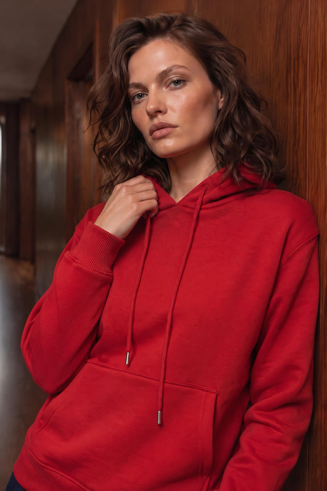 Kırmızı Kapüşonlu Sweatshirt