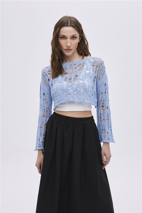 Mavi Sökük Detaylı Triko Crop