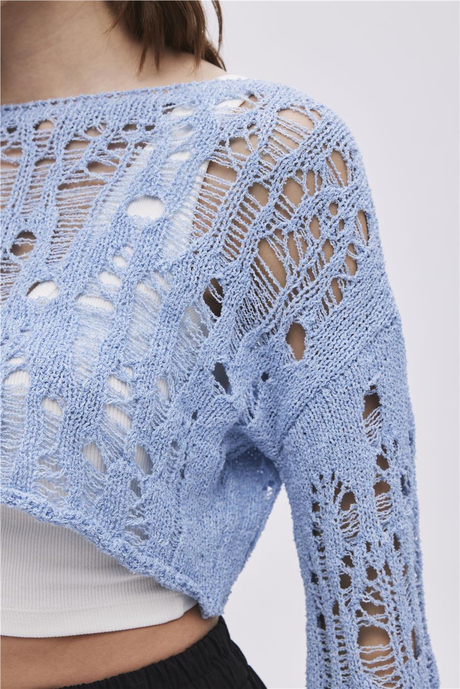 Mavi Sökük Detaylı Triko Crop