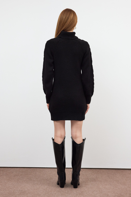 Siyah Balıkçı Yaka Triko Elbise