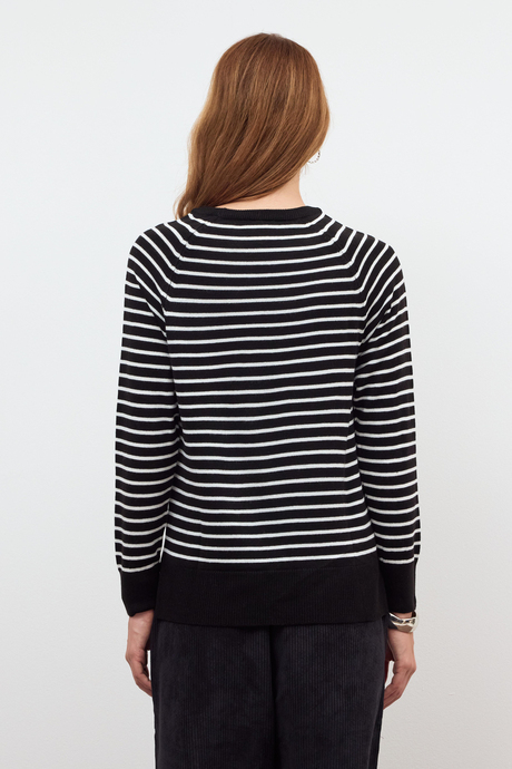 Siyah Bisiklet Yaka Çizgili Kazak