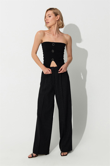 Siyah Göbek Üçgen Detaylı Büstiyer SWA4656Sİ