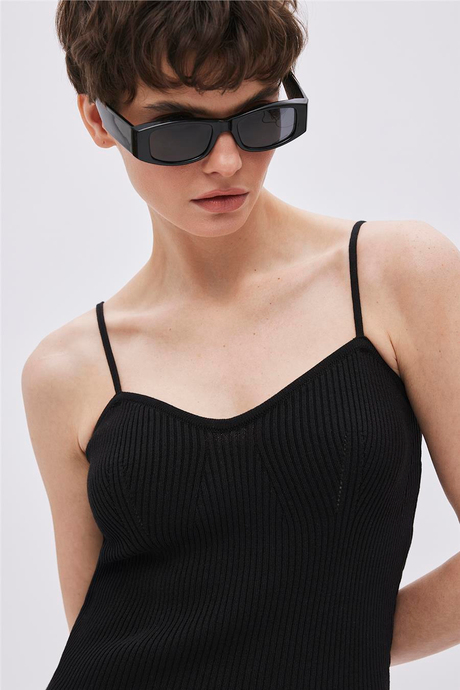 SİYAH ASKILI TRİKO ELBİSE