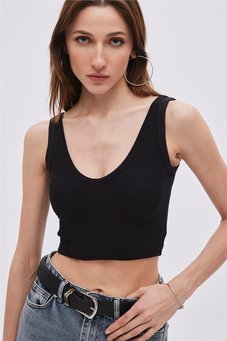 SİYAH ASKILI FİTİLLİ CROP TOP