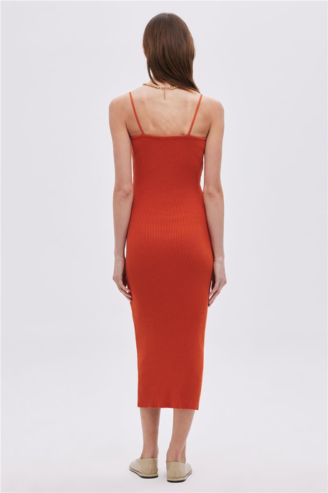 TURUNCU ASKILI TRİKO ELBİSE