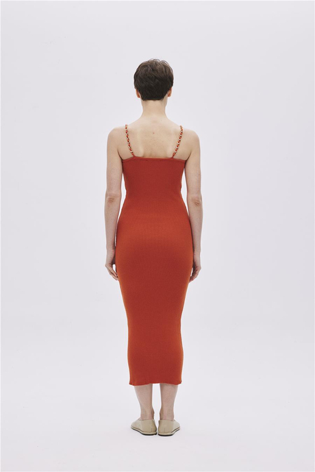 TURUNCU ZİNCİR ASKILI TRİKO ELBİSE