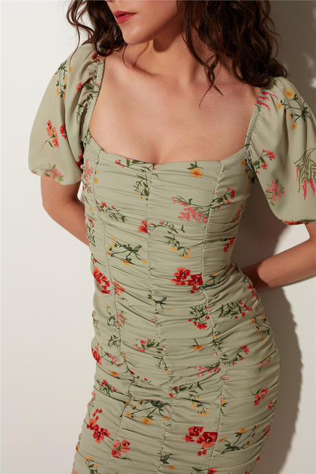 Yeşil Desenli Büzgü Mini Elbise SS23D4794YE