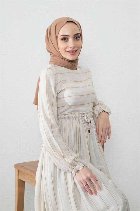 İndirimli Tesettür Giyim Modelleri | Moda Ala ile Şıklık Seninle | Beli Büzgülü Ala Elbise CamelBeli Büzgülü Ala Elbise Camel