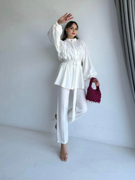 Beli Kemerli Büzgülü Takım Ekru | Moda AlaBeli Kemerli Büzgülü Takım Ekru